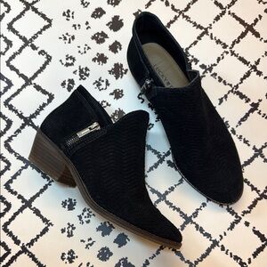 LUCKY BRAND Women’s Shoes, Black Ankle Booties w/ Chunky Heel - Suede - Size 7 M